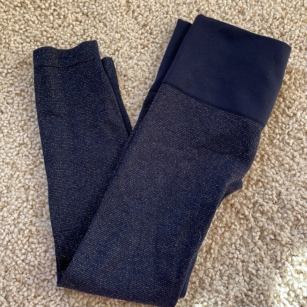 NWOT Chicos Zenergy seamless super comfy metallic leggings